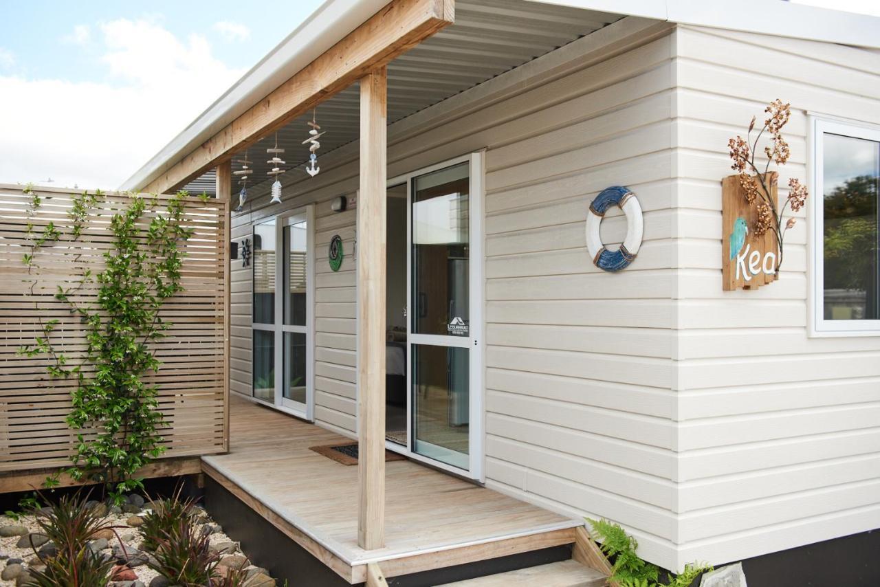 Orewa Kiwi Cabins ภายนอก รูปภาพ