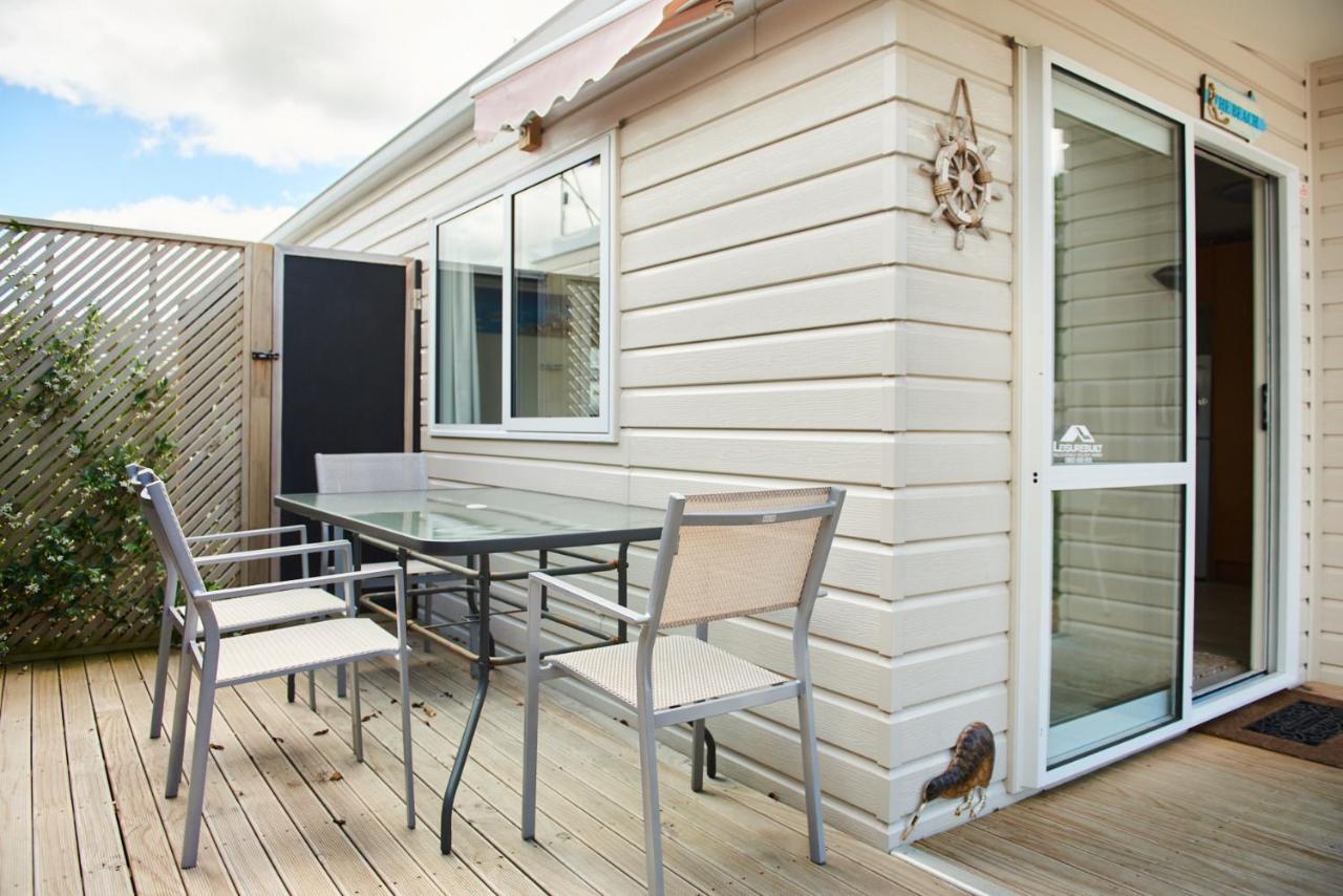 Orewa Kiwi Cabins ภายนอก รูปภาพ