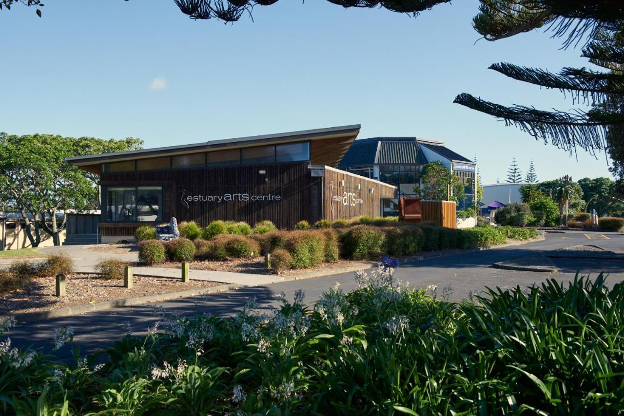 Orewa Kiwi Cabins ภายนอก รูปภาพ