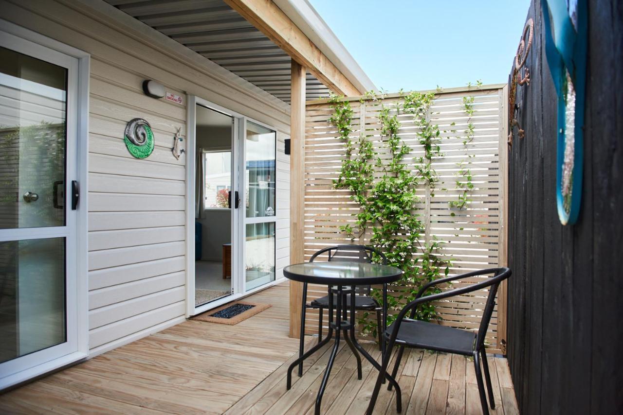 Orewa Kiwi Cabins ภายนอก รูปภาพ