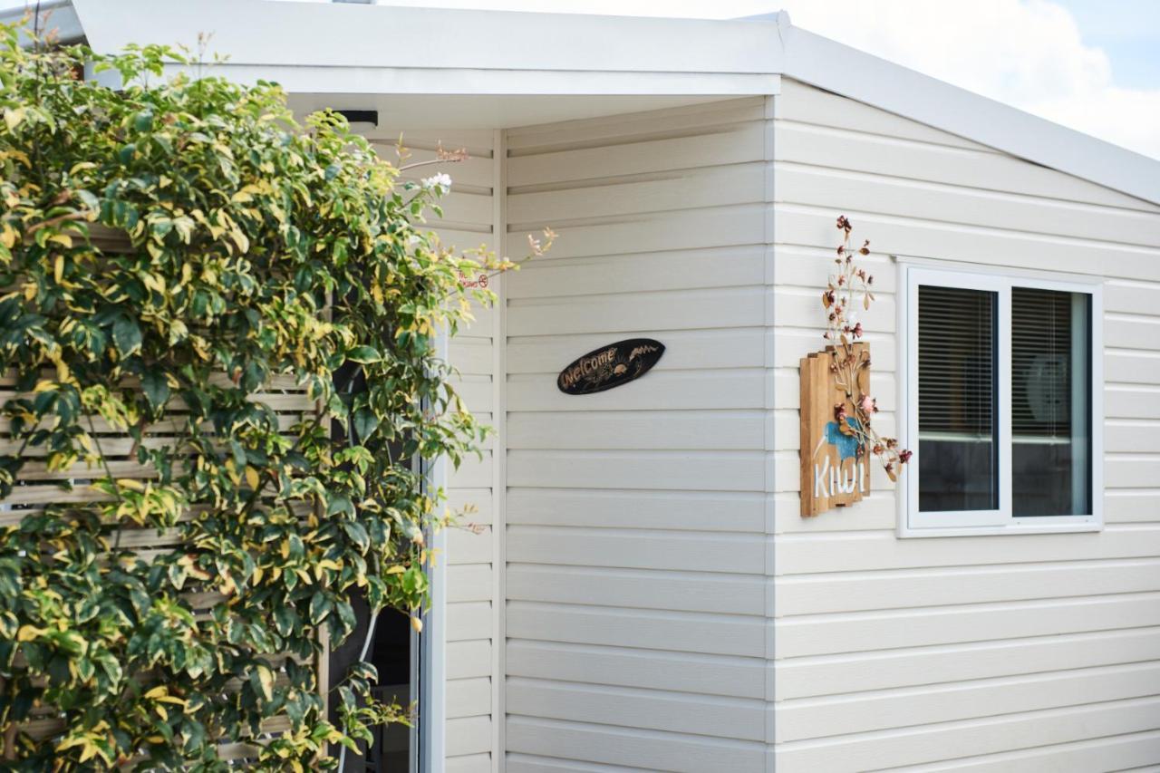 Orewa Kiwi Cabins ภายนอก รูปภาพ